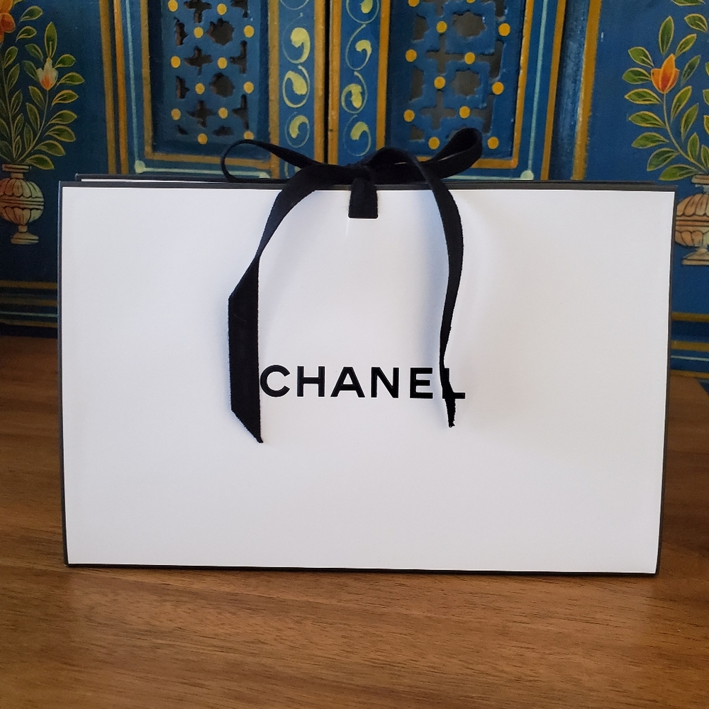 NEW CHANEL Pop Up Storage Display Box